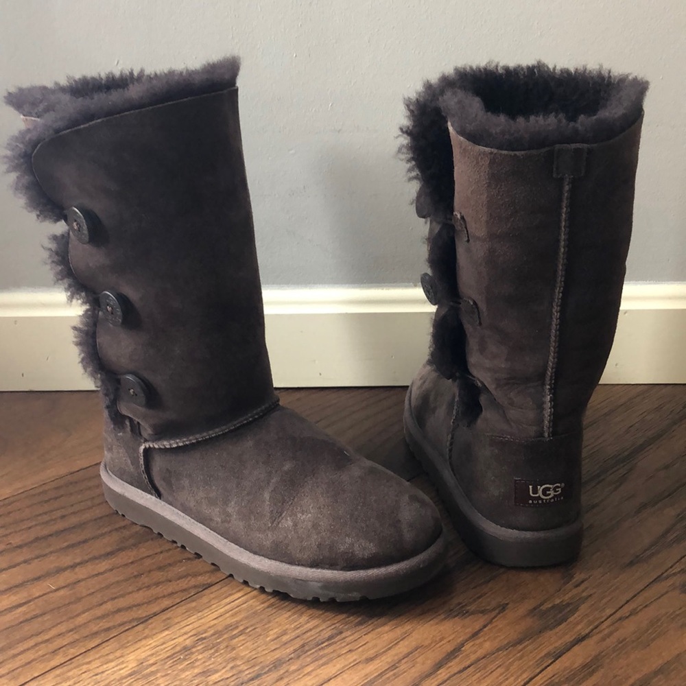 UGG Boots with Buttons⛄️
